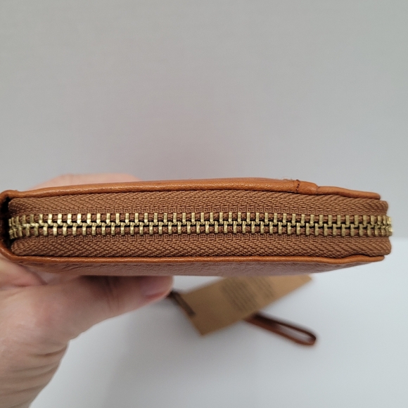 Margot NWT Brown Leather Gabby Single Zip Around Wristlet Wallet - Picture 14 of 15